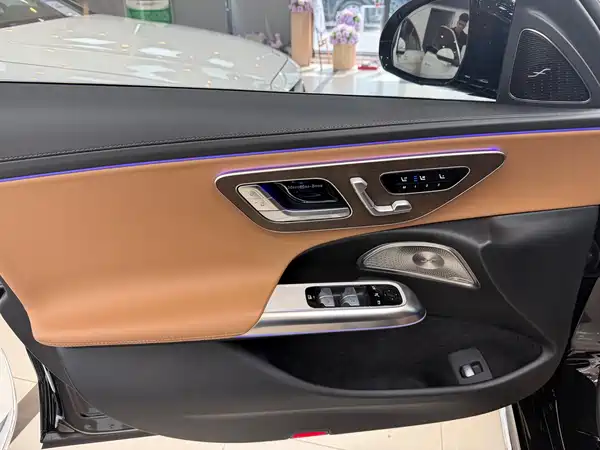 Mercedes-Benz E-Class 2025