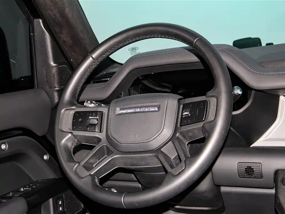 Land Rover Defender 2025 — фото 14
