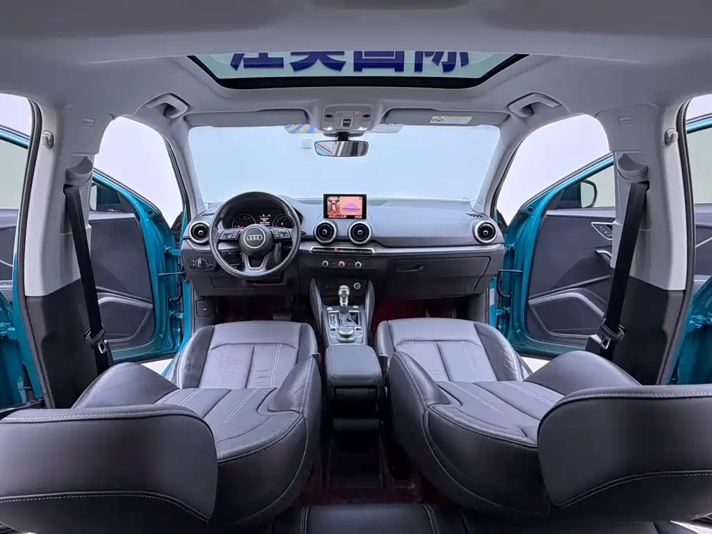 Audi Q2L 2023 — фото 16