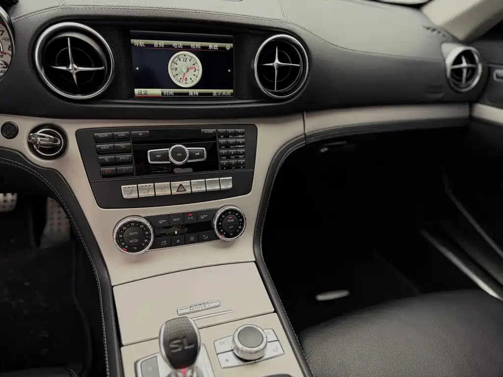Mercedes-Benz SL-Class 2016 — фото 10