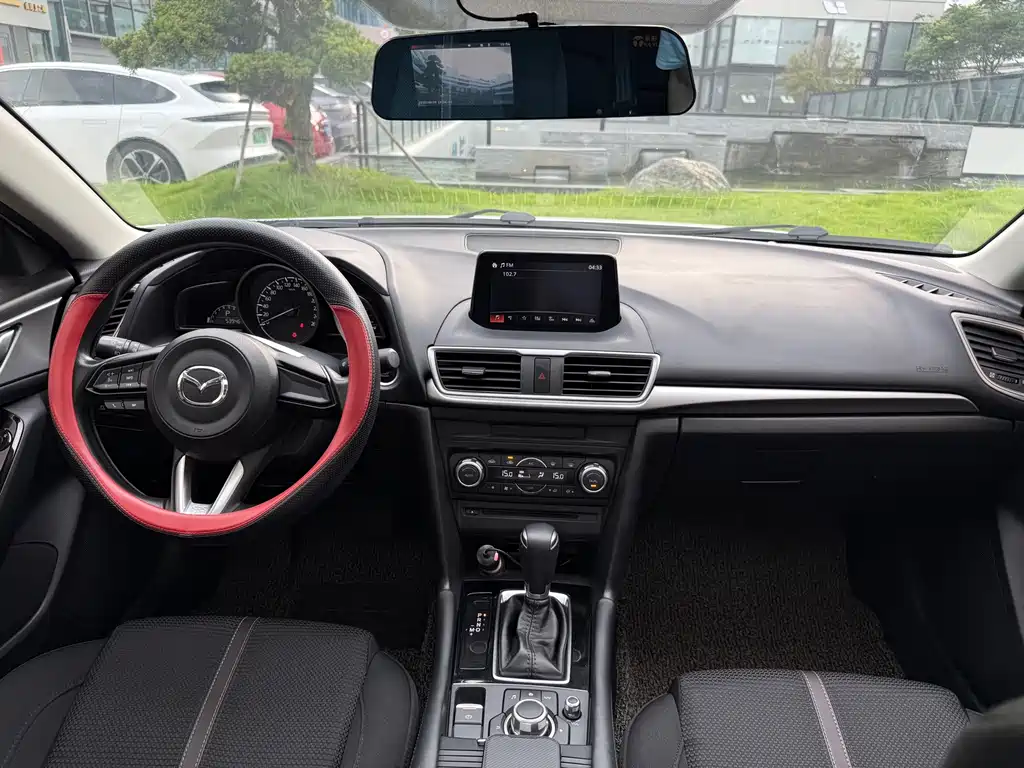 Mazda 3 Axela 2017 — фото 14
