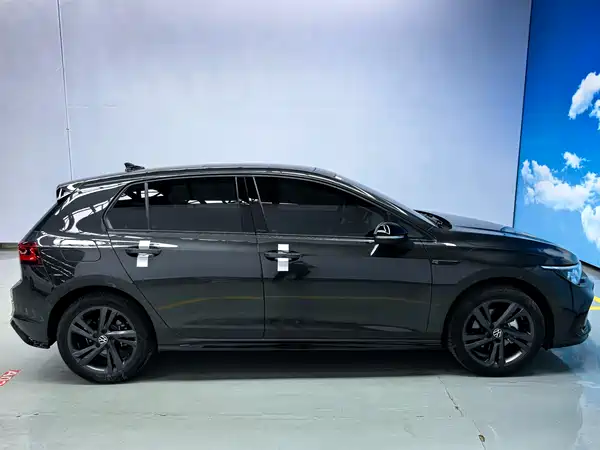 Volkswagen Golf 2023