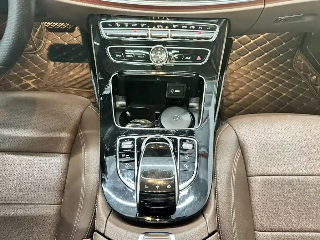 Mercedes-Benz E-Class 2017 — фото 11