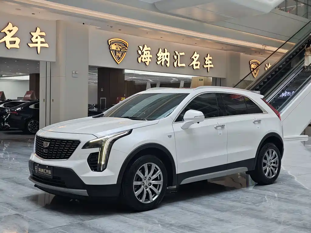 Cadillac XT4 2021 — фото 1