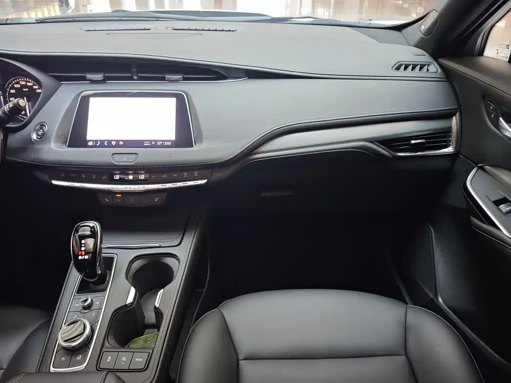 Cadillac XT4 2021 — фото 15