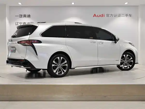 Toyota Granvia 2023