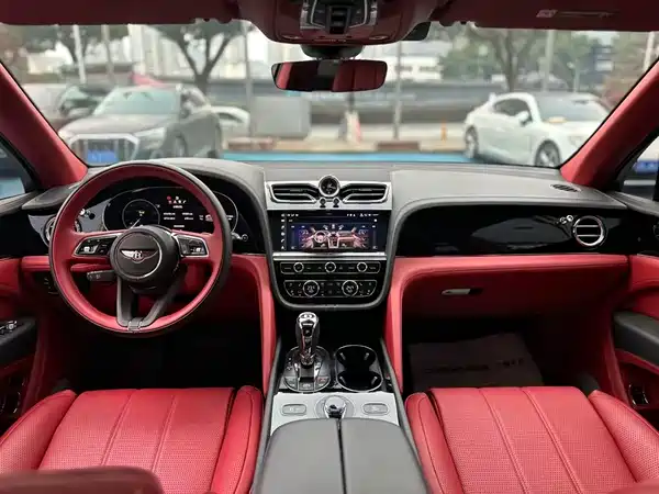 Bentley Bentayga 2024