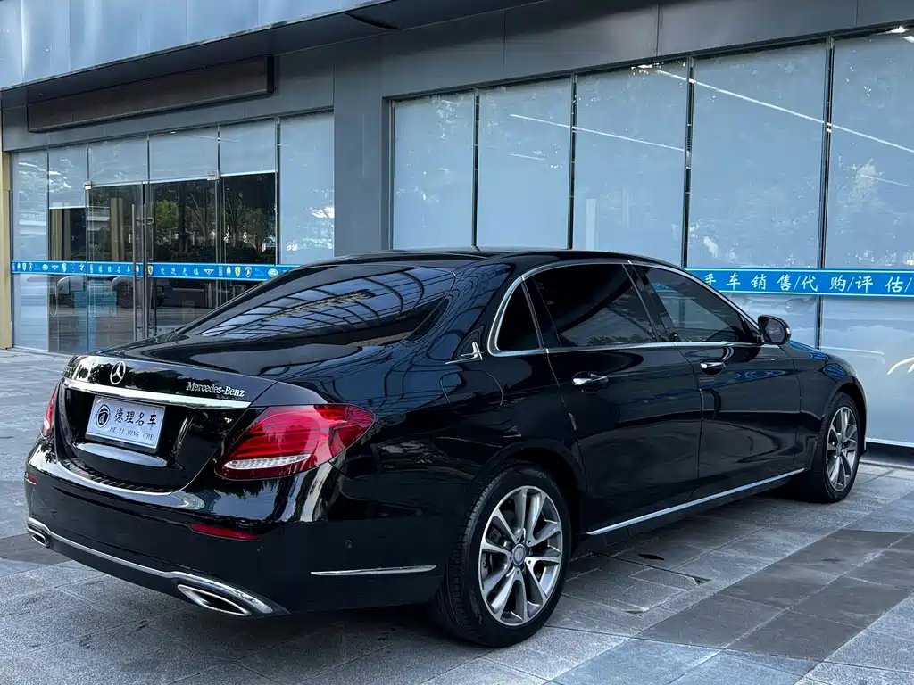 Mercedes-Benz E-Class 2017 — фото 14