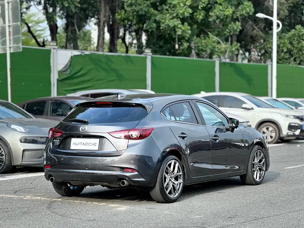 Mazda 3 Axela 2019 — фото 14