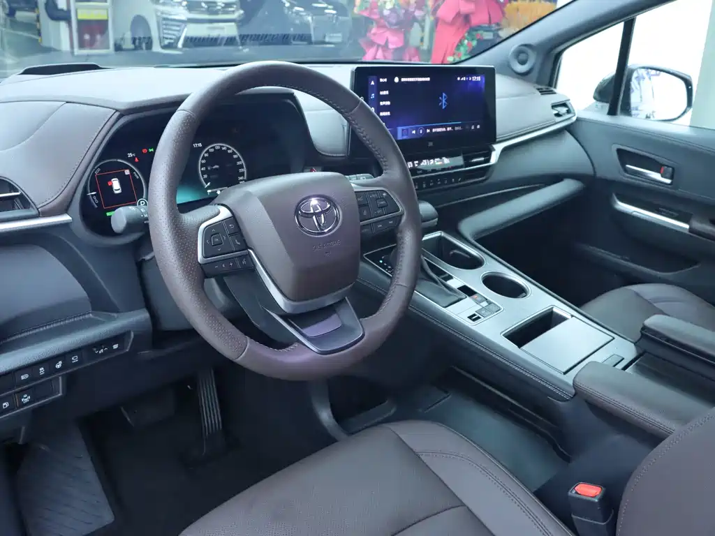 Toyota Sienna 2023