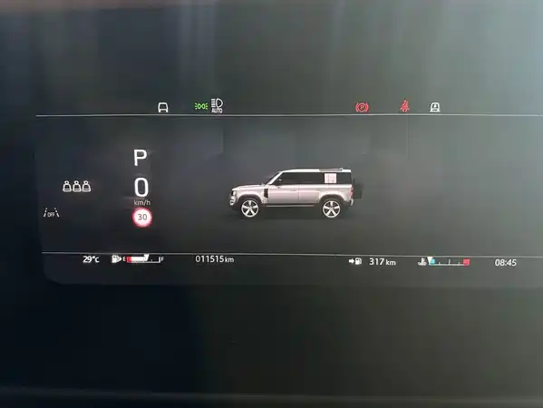 Land Rover Defender 2024
