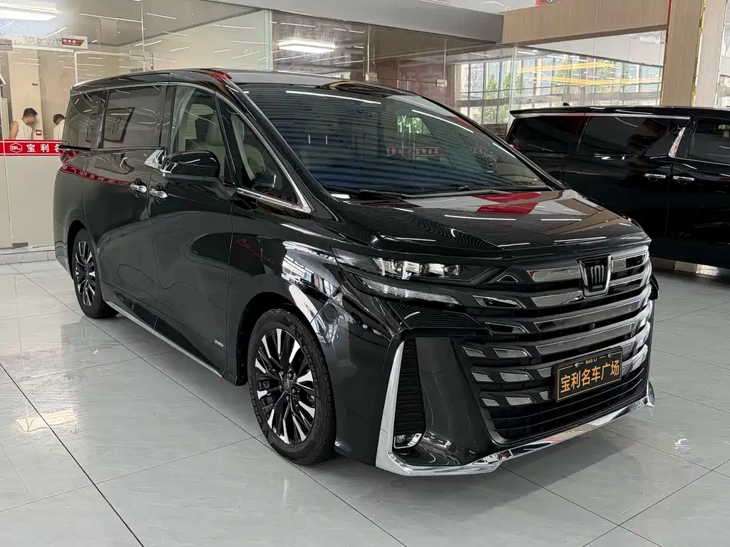 Toyota Vellfire 2024 — фото 3