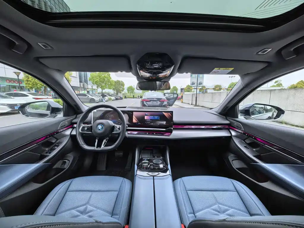 BMW i5 2025 — фото 13