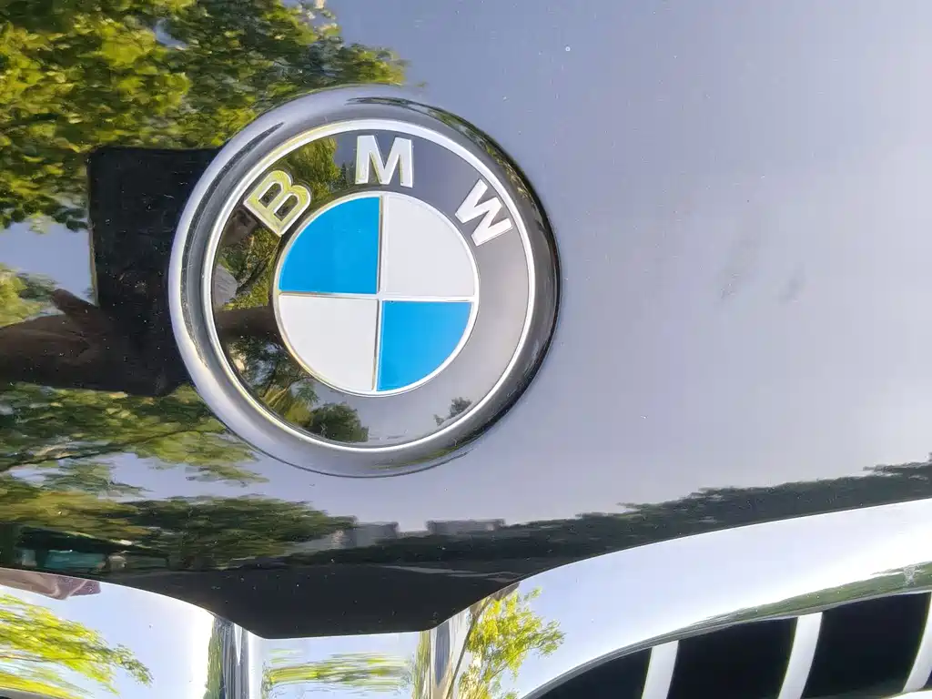 BMW 5 Series 2022 — фото 17