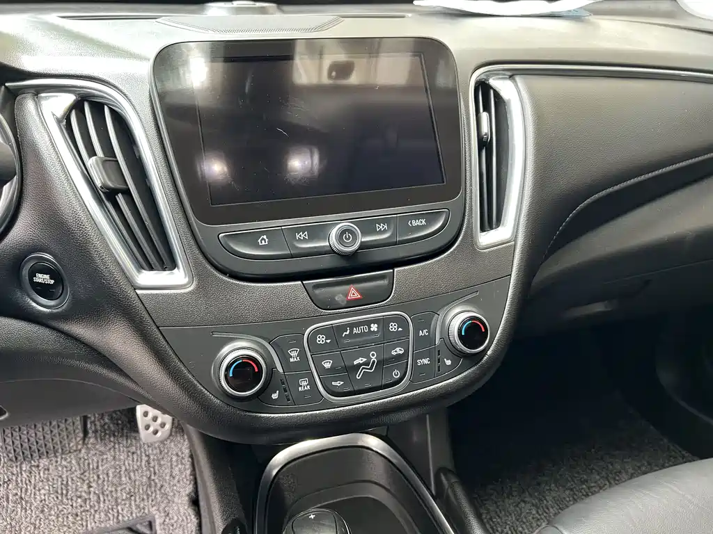 Chevrolet Malibu XL 2017 — фото 14