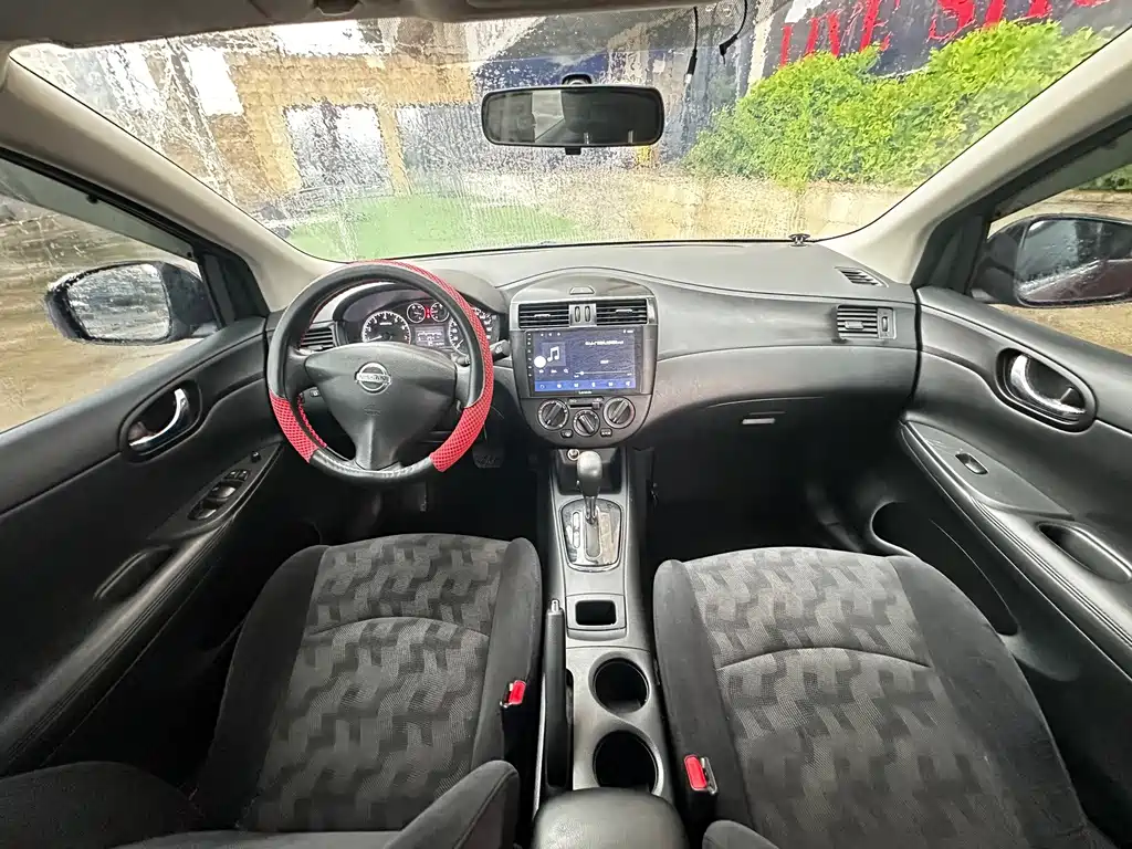 Nissan Tiida 2015 — фото 6