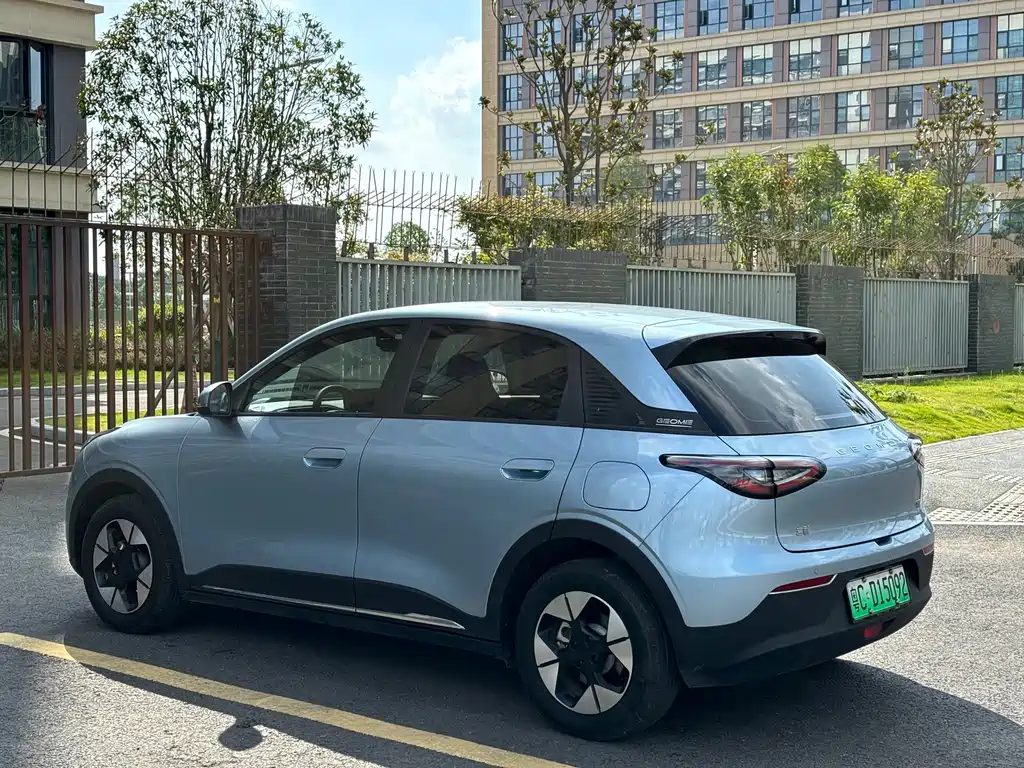 Geely Galaxy Starwish 2025 — фото 18