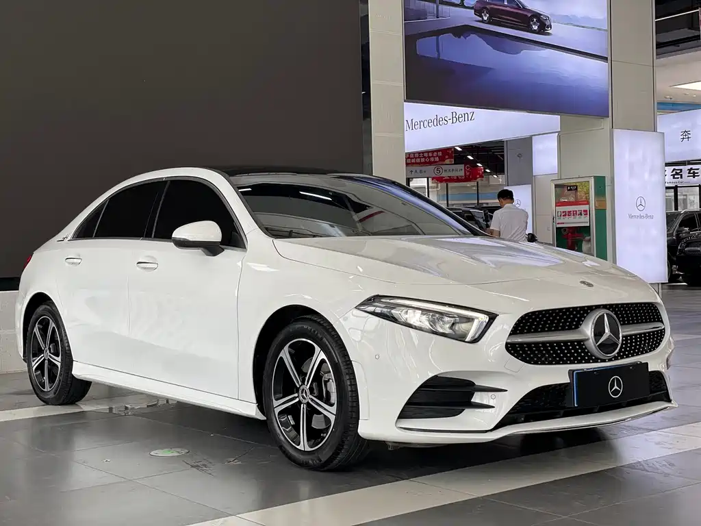 Mercedes-Benz A-Class 2023 — фото 3