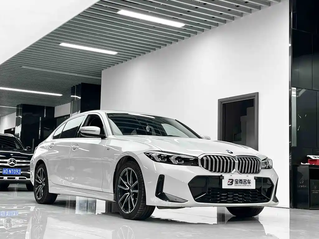 BMW 3 Series 2024 — фото 3