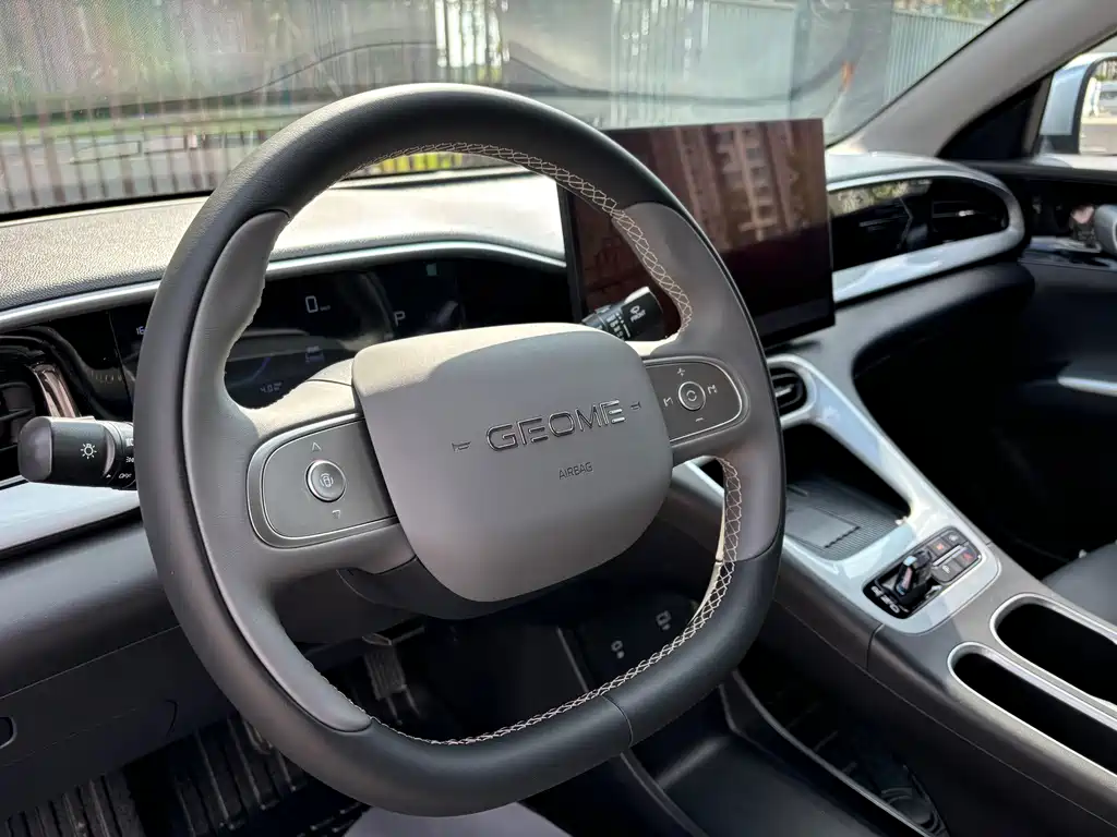 Geely Galaxy Starwish 2025 — фото 10
