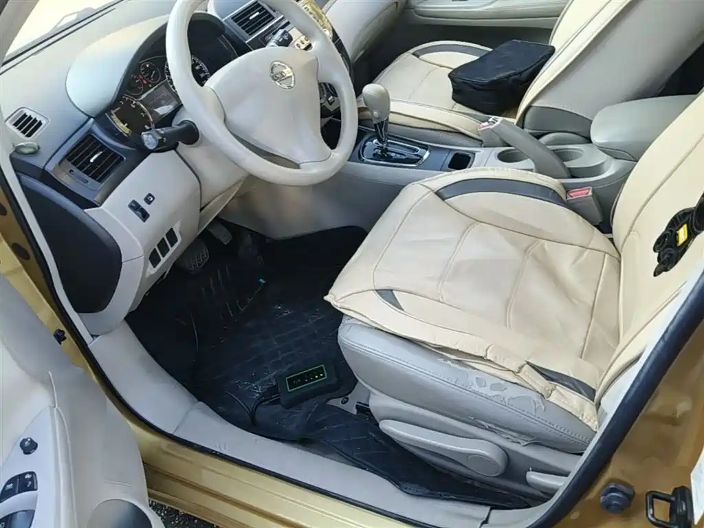 Nissan Tiida 2015 — фото 15