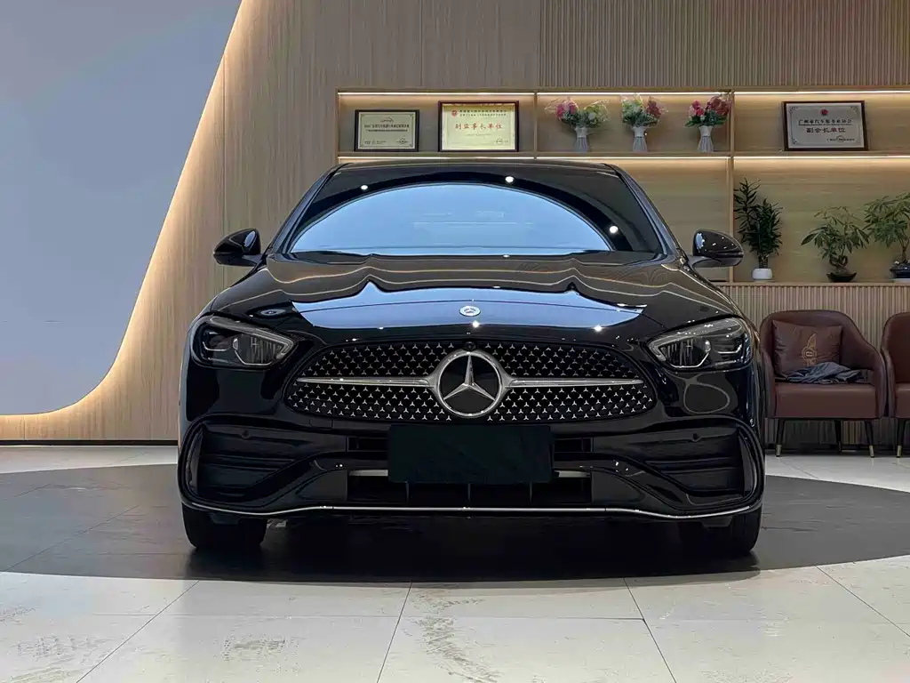 Mercedes-Benz C-Class 2023 — фото 3