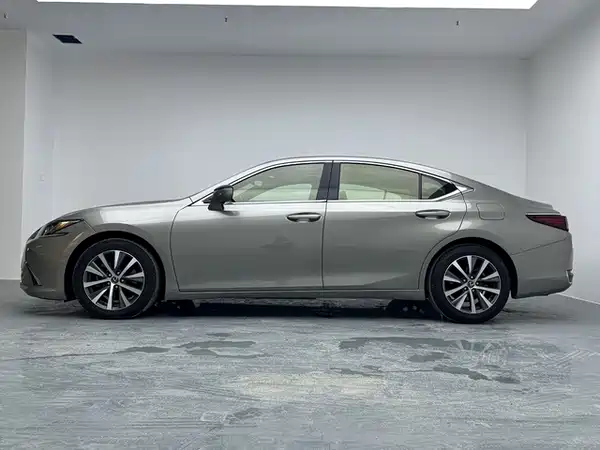 Lexus ES 2018
