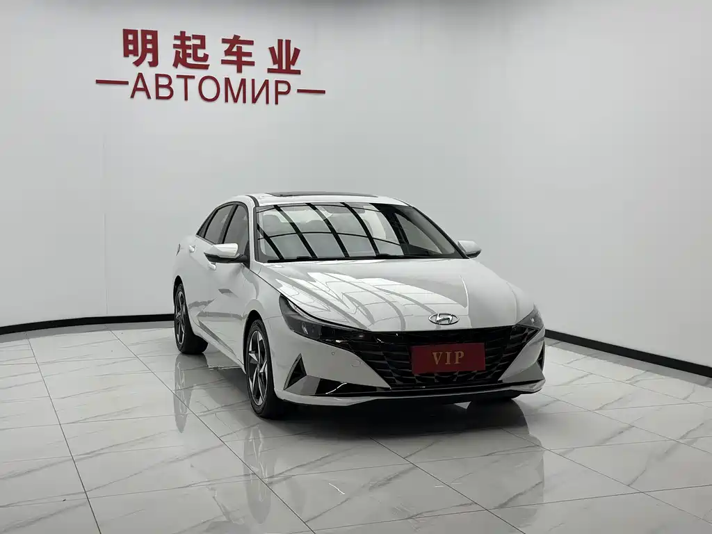 Hyundai Elantra 2023