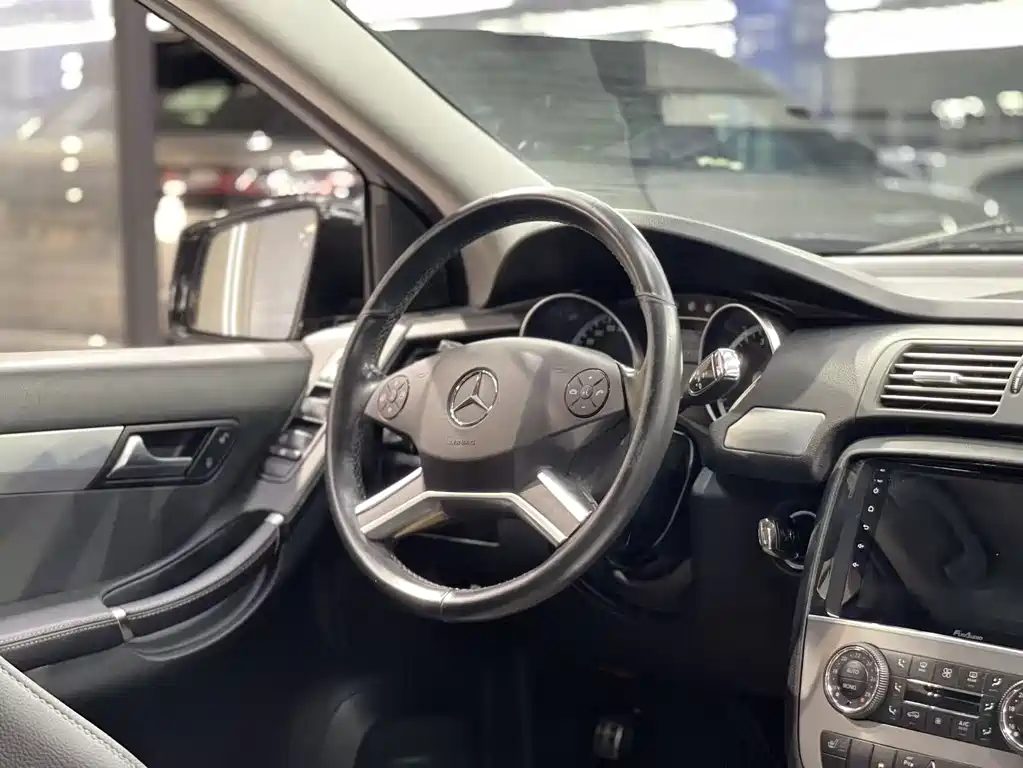 Mercedes-Benz R-Class 2014 — фото 18
