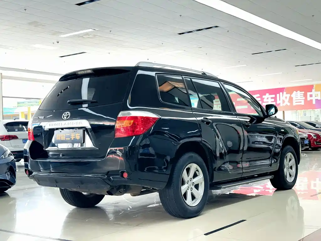 Toyota Highlander 2011 — фото 4