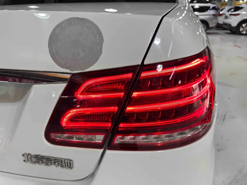 Mercedes-Benz E-Class 2015 — фото 23