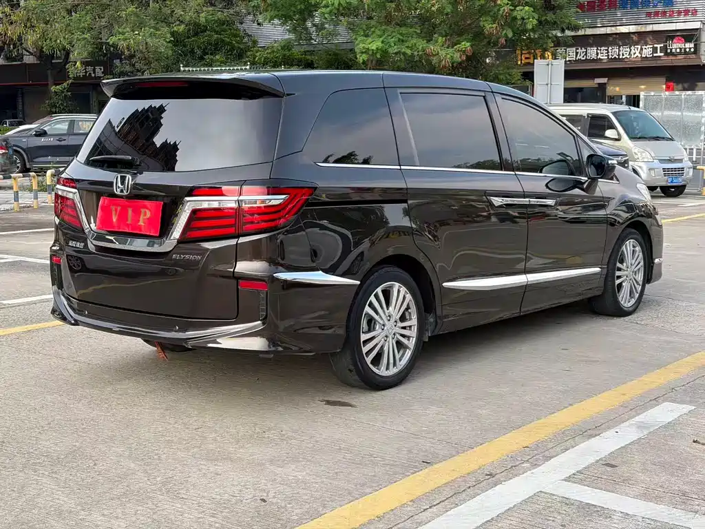Honda Elysion 2018 — фото 10