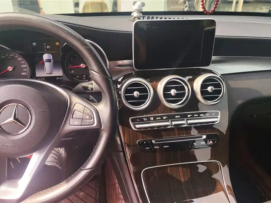 Mercedes-Benz GLC 2019 — фото 12