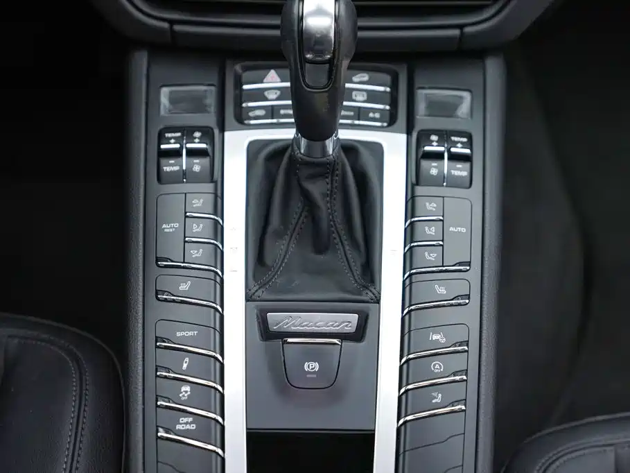 Porsche Macan 2021 — фото 12