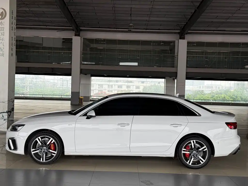 Audi A4L 2020