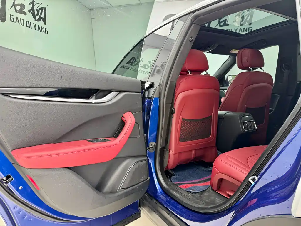 Maserati Levante 2018 — фото 10