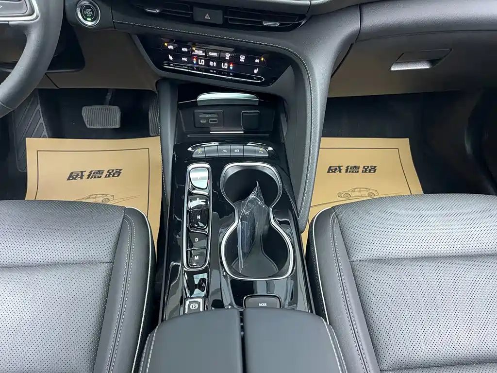 Buick Envision Plus 2023 — фото 23