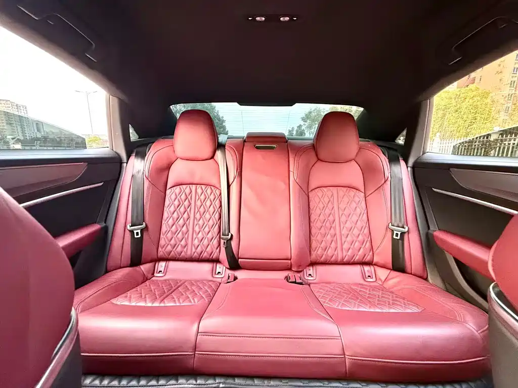 Audi A7L 2023 — фото 18