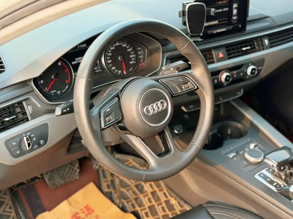 Audi A4L 2018 — фото 10