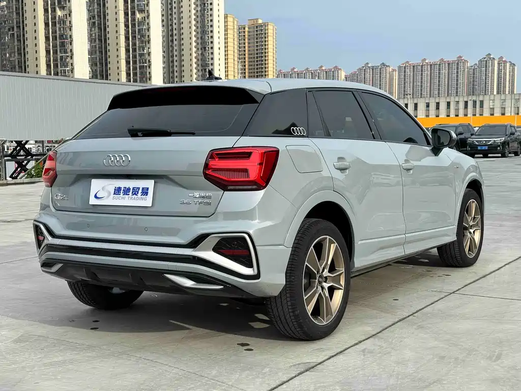 Audi Q2L 2023 — фото 6
