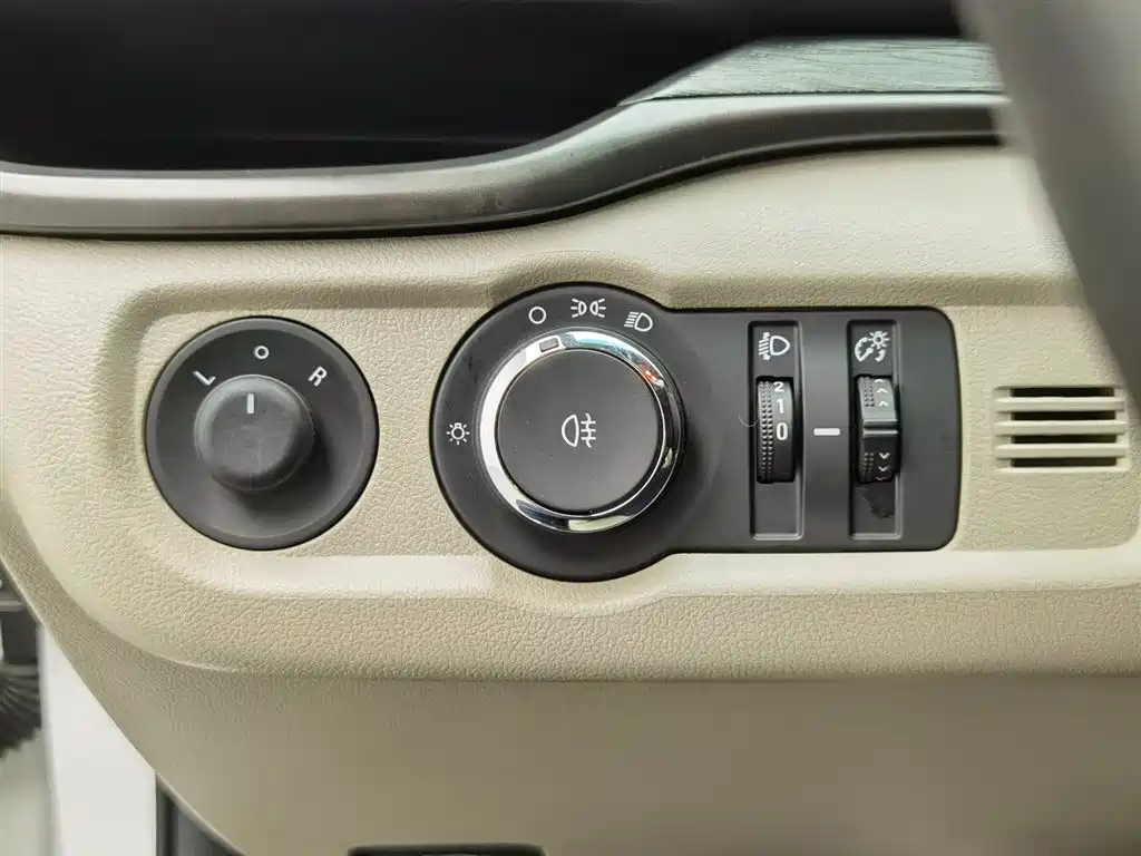 Buick Excelle 2017 — фото 21