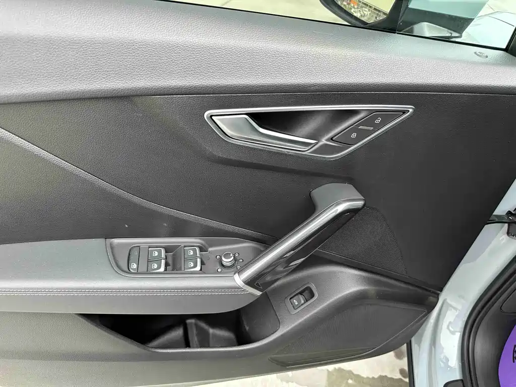 Audi Q2L 2023 — фото 18