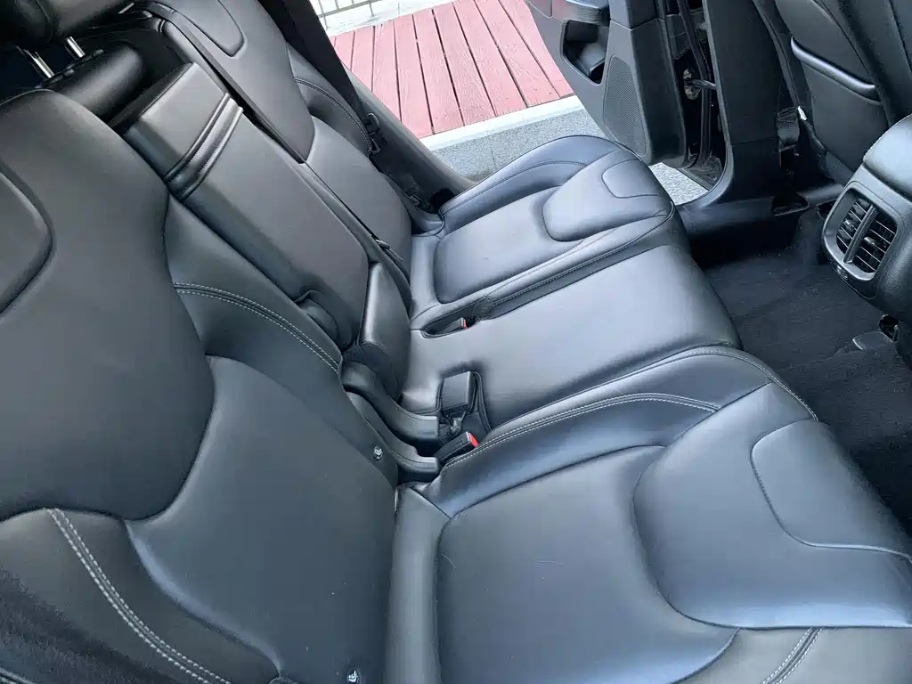 Jeep Cherokee 2017 — фото 16