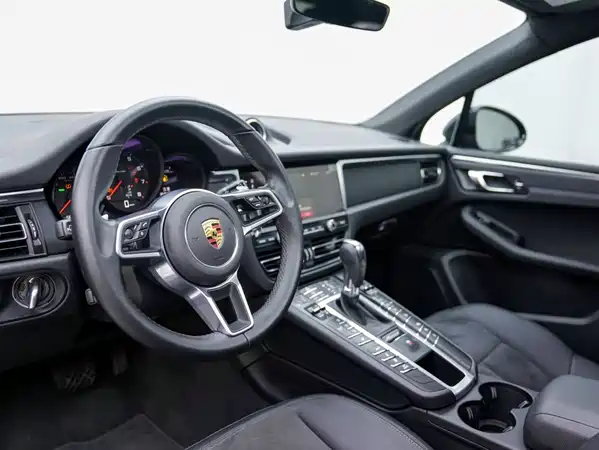 Porsche Macan 2021