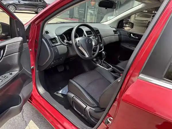 Nissan Tiida 2016