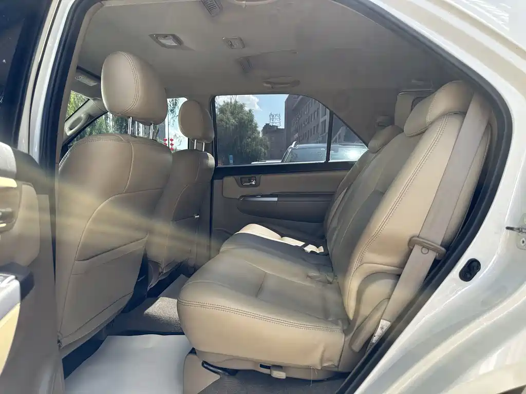 Toyota Fortuner 2016 — фото 16