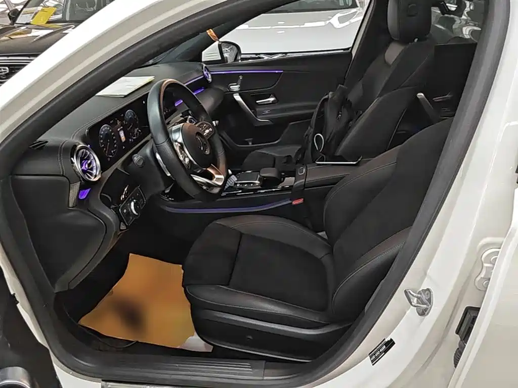 Mercedes-Benz A-Class 2021 — фото 15