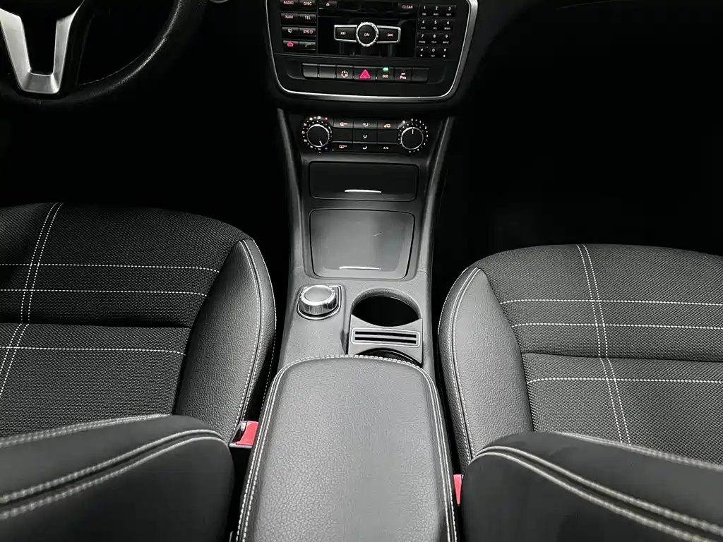 Mercedes-Benz GLA 2015 — фото 15