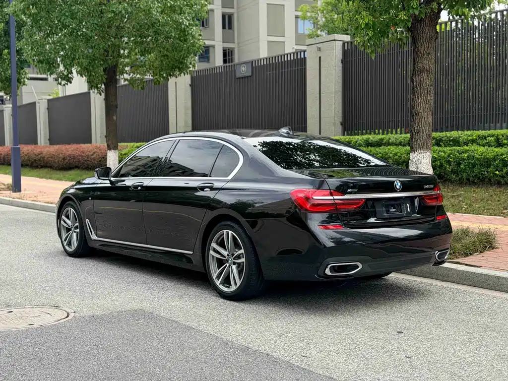 BMW 7 Series 2019 — фото 14