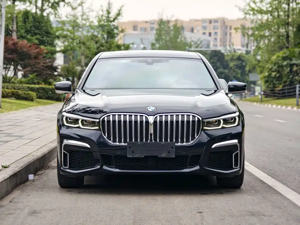 BMW 7 Series 2022 — фото 2